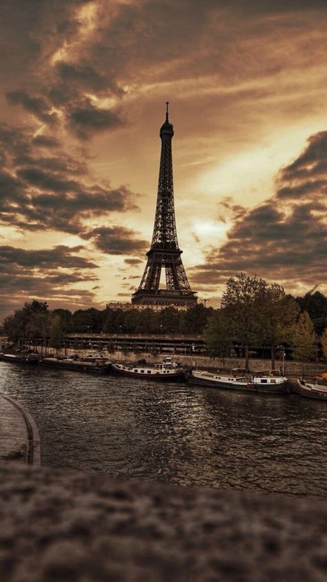 France Eiffel Tower City Storm Skyscape  #iPhone #6 #plus #wallpaper Torre Eiffel Paris, City Of Paris, France Eiffel Tower, Paris Wallpaper, Beautiful Paris, San Michele, Wallpaper Laptop, I Love Paris, Paris Love