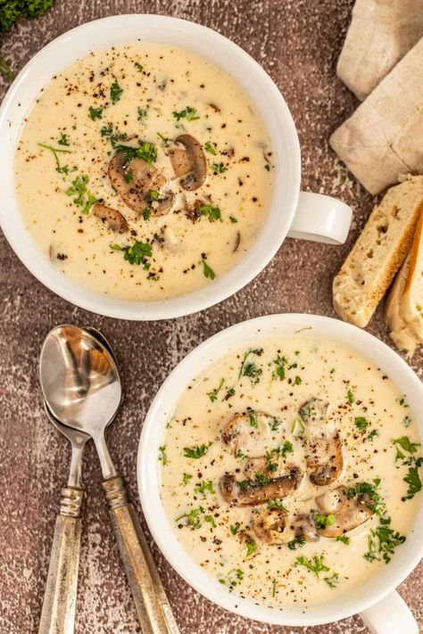 This homemade Creamy Mushroom Soup Recipe is packed with so much flavor and true comfort food! Recipe With Beef Broth, Thick Soup Recipes, Thick Soups, Recipe With Beef, Beef Burgundy, Mushrooms Recipes, Easy Grilled Cheese, Thick Soup, Mushroom Soup Recipe