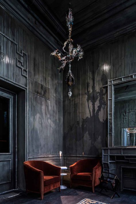 Les Bains Paris Returns as a Luxury Hotel Inside a Nightclub. Photo by Guillaume Grasset | Yellowtrace Lodge Entrance, Paris Nightclub, Dark And Moody Interiors, Marketing Office, Gothic Interior, Modern Gothic, Creepy Decor, Moody Interiors, Goth Glam