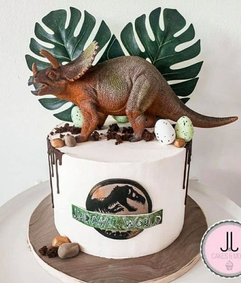 Imprimibles Jurassic Park, Fête Jurassic Park, Dinosaur Birthday Party Food, Jurassic World Cake, Baby Dinosaur Party, Dino Birthday Cake, Park Birthday Party, Jurassic Park Birthday Party, Jurassic Park Party