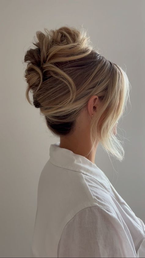 Moh Hair, Engagement Hair, Bridesmaid Hair Inspo, Wedding Hair Up, Kadeřnické Trendy, Guest Hair, Prom 2024, Bridesmaid Hair Makeup, Brush Hair