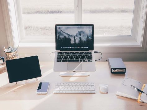 Laptop And Tablet Desk Setup, Laptop And Ipad Desk Setup, Laptop Ipad Desk Setup, Computer On Desk Aesthetic, Macbook And Ipad Desk Setup, Mac Laptop Desk Setup, Satechi Desk Setup, Macbook Setup Work Spaces, Macbook Desk Setup