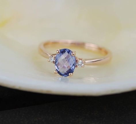 Oval Engagement Ring 3 Stone, Lavender Sapphire Engagement Ring, Sapphire Engagement Ring Gold, Purple Engagement Rings, Engagement Ring 3 Stone, Gold Band Engagement Rings, Lavender Sapphire, Engagement Ring Gemstone, Ring 3 Stone