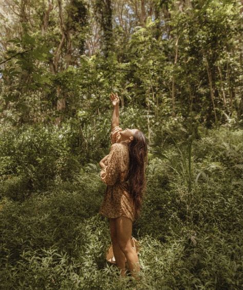 Hippie Photoshoot, Forest Meditation, Loving Awareness, Hitomi Mochizuki, Wild Feminine, Hippie Aesthetic, Nature Photoshoot, Hippie Life, Hippie Girl