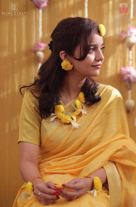 Wedding Indian Saree, Haldi Look For Bride, Swathi Reddy, Haldi Ceremony Outfit, Haldi Dress, Wedding Flower Jewelry, Haldi Outfits, Haldi Outfit, Saree Bollywood