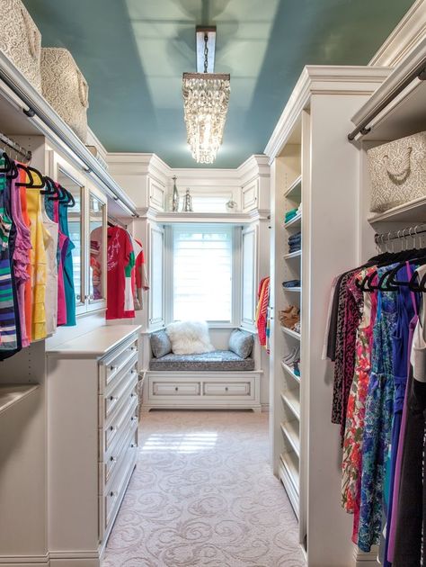 Closet Paint, Luxurious Dressing Room, Bedroom Teal, Pretty Closets, Dream Dressing Room, Ceiling Paint Colors, Painted Closet, Amazing Closets, Walking Closet