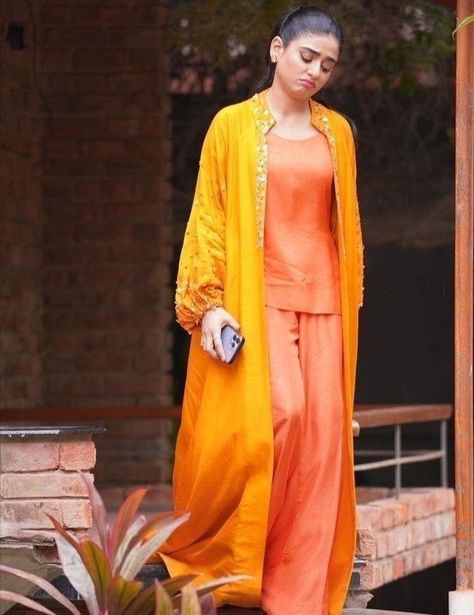 Urdu Poetry Ghazal, African Bridal Dress, Pakistani Party Wear Dresses, Urdu Novel, Bright Color Dresses, Pakistani Party Wear, Latest Dress Design, Simple Kurti Designs, Draping Fashion