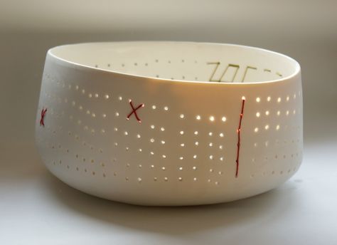 pierced porcelain bowl. I love this artist's work very much - apologies, but I don't have the maker's name. Art Notes, Sculptures Céramiques, Clay Bowl, Porcelain Art, Ceramics Projects, Keramik Vase, Paper Clay, Porcelain Bowl, Ceramic Vessel