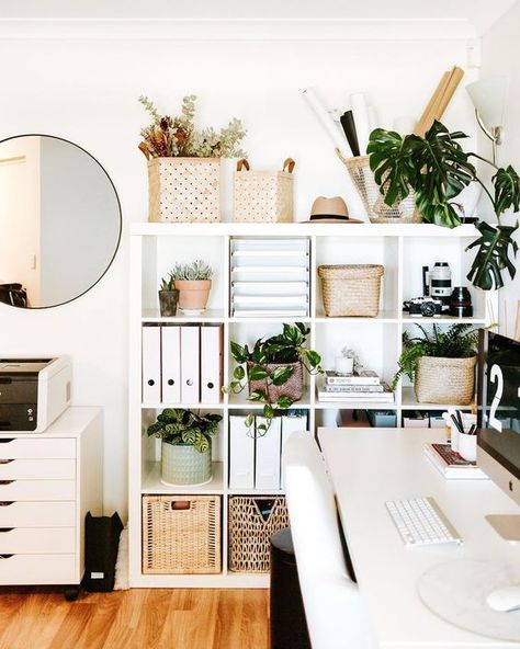 Boho Minimalist Office Inspiration - Tory Stender Boho Minimalist Office, Ikea Cube Shelves, وابي سابي, Reka Bentuk Dalaman, Hiasan Dalaman Rumah, Hiasan Bilik Tidur, Minimalist Office, Dekorasi Kamar Tidur, Boho Minimalist