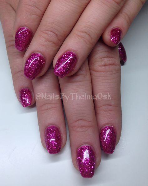 Extreme dark pink glitter gel nails / @NailsByThelmaOsk Deep Pink Nails With Glitter Accent, Magenta Glitter Nails, Dark Pink Sparkle Nails, Dark Pink Nails With Glitter, Dark Pink Nails Ideas, Dark Pink Glitter Nails, Dark Pink Nails Designs, Pink Glitter Acrylic Nails, Nails Dark Pink