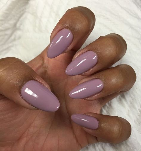 Winter Nail Colors For Dark Skin, Black Skin Nail Color, Nail Art On Dark Skin, Dark Lilac Nails, Nail Art For Black Skin, Nail Colors Black Women, Black Skin Nails, Fall Nail Colors For Brown Skin, Fall Nail Colors Black Women