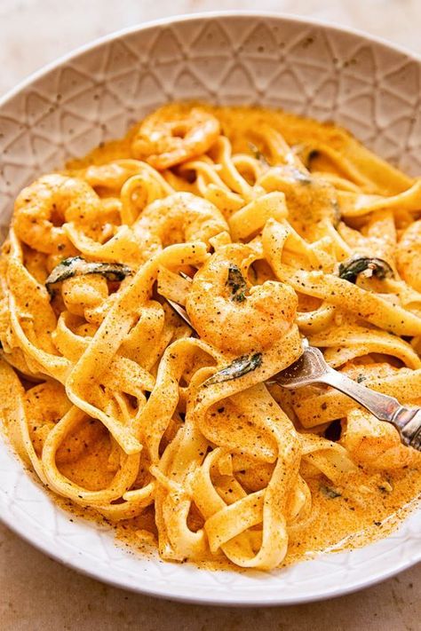 Prawn Pasta Recipes, Creamy Prawn Pasta, Prawn Pasta Recipe, Prawn Pasta, Pasta Creamy, Quick Pasta Dishes, Chicken Kebab, Chicken Adobo, Pasta Chicken