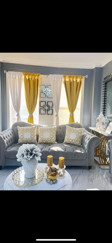 Decorating Yellow Walls, White And Gold Living Room Ideas, Gray And Yellow Living Room, Living Room Decor Yellow, Yellow Living Room Ideas, Grey And Yellow Living Room, Yellow Decor Living Room, Silver Living Room, Yellow Wall Decor