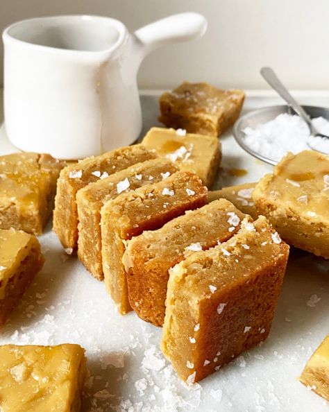 Salty Maple Brown Butter Blondies | e2 bakes brooklyn Brown Butter Maple Blondies, Best Baked Desserts, Brown Butter Baking, Desserts With Butter, Maple Blondies Recipe, Brown Butter Bars, September Baking Ideas, Party Baking Ideas, Sunday Deserts