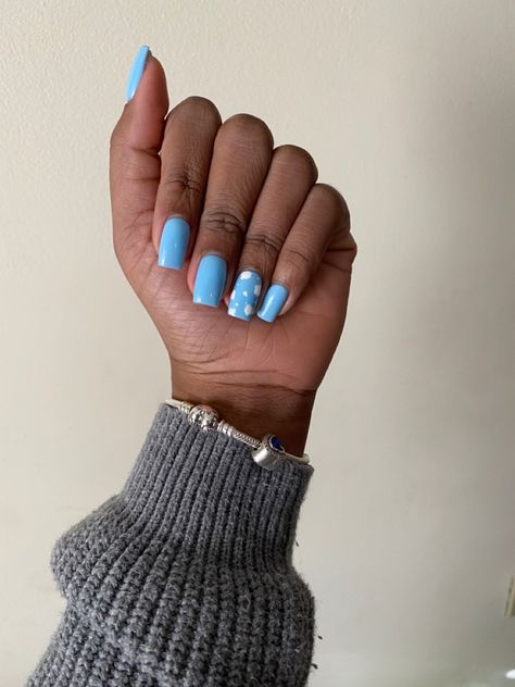 Sky Blue Short Acrylic Nails, Light Blue Nails On Dark Skin, Nails Acrylic Baby Blue, Basic Blue Nails, Baby Shower Blue Nails, Baby Blue And White Nails, Baby Blue Nails Black Women, Sky Blue Aesthetic Nails, Carolina Blue Nails