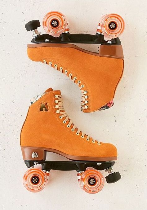 Orange Roller Skates, 70s Roller Skates, Cute Roller Skates, Vintage Roller Skates, Sepatu Platform, Roller Skating Outfits, Roller Skates Vintage, Skate Aesthetic, Retro Roller Skates