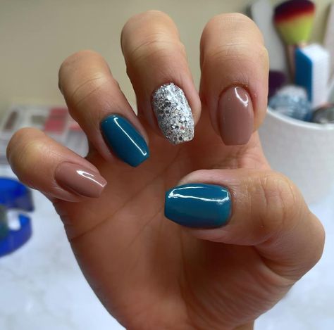 Fall Blue Dip Nails, Gel Moment, Dip Nail Colors For Fall 2022, Fall Nails 2022 Color Trends Blue, Fall Blue Nail Colors, Fall Nails Blue, Natural Nail Colors, Dark Teal Dip Powder Nails, Fall Nail Colors Dip Powder 2022