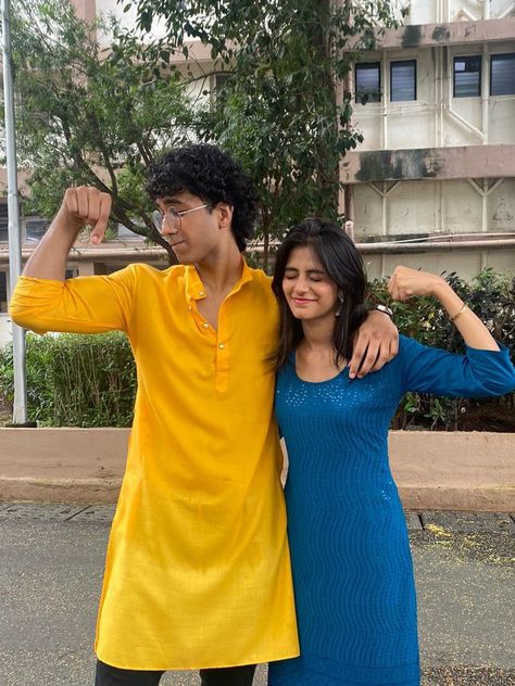 Bro Sis Aesthetic, Poses For Brother And Sister, Brother And Sister Pics, Shaadi Poses, Sister Photoshoot Poses Indian, Brother Sister Aesthetic, Brother And Sister Poses, White Kurta Men, Poses With Him