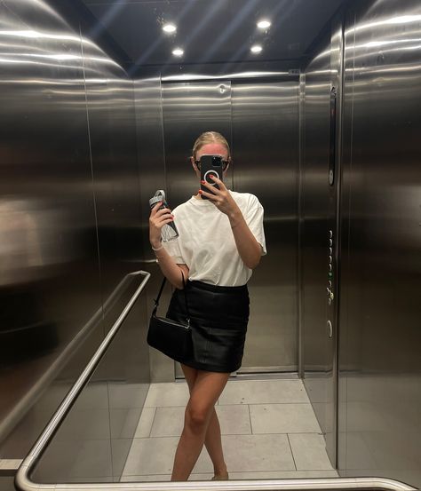 ELEVATOR BLK EDITION 🦋 I never take the elevator except the fact that I have a lot equipment or shooting a selfie 🫰🏼 Stay fit What’s your fav look? A fine selection of blacks 💁🏼‍♀️ and a pinch of white. #bts #photographer #yveadore Elevator Photoshoot, Elevator Pics, Elevator Selfie, Strike A Pose, Stay Fit, The Selection, Bts, Photographer, White