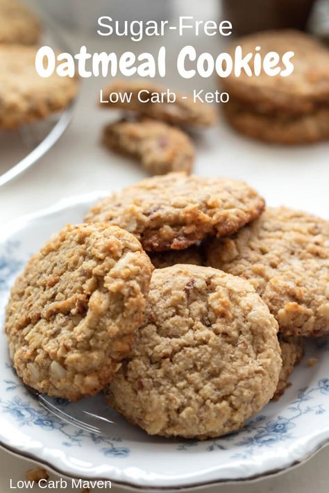 These sugar-free oatmeal cookies are perfect for your low carb keto diet! Sugar Free Oatmeal Cookies, Low Carb Oatmeal, Sugar Free Oatmeal, Galletas Keto, Low Carb Granola, Keto Christmas Cookies, Low Carb Maven, Sugar Free Baking, Keto Cookie Recipes