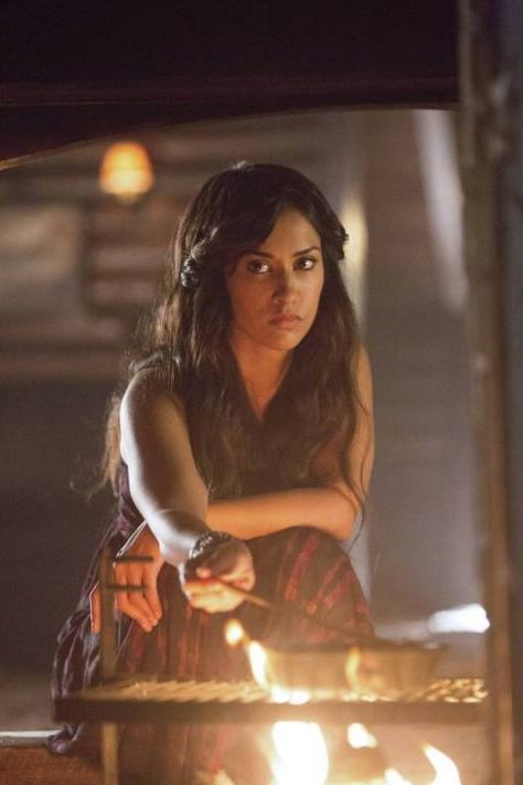 Janina Gavankar in The Vampire Diaries (2009) Vampire Diaries Season 5, Janina Gavankar, The Salvatore Brothers, The Vampire Diaries 3, Vampire Diaries Seasons, The Vampire Diaries, Vampire Diaries The Originals, Episode 5, Episode 3