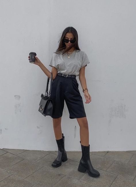 Black Shorts Fashion, Jazz Outfits, Grad Outfits, Shorts Outfits Women, Short Women Fashion, Summer Work Outfits, Minimalist Dresses, Influencers Fashion, Outfit Goals