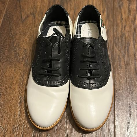 These Saddle Shoes Are Brand New Without The Original Box. The Size Says 3m I Would Say It Is A Women’s Size 5. Womens Saddle Shoes, Saddle Oxford Shoes, 2024 Clothes, Saddle Oxfords, Bass Shoes, Saddle Shoes, Leisure Suit, Victoria Justice, Shoes Color