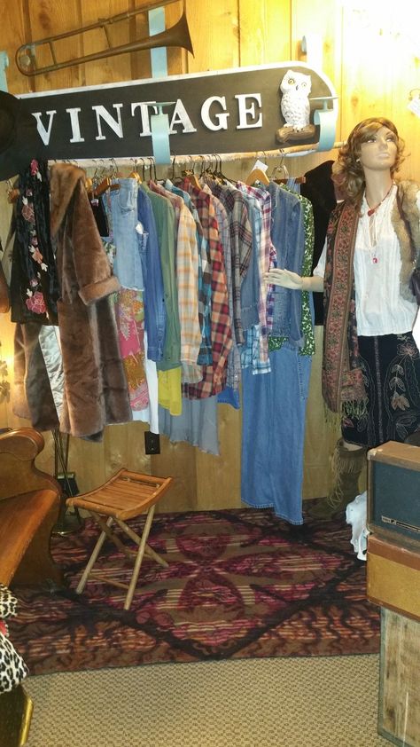 Vintage Clothing Display Flea Markets, Vintage Clothing Store Aesthetic, Vintage Clothing Boutique Decor, Vintage Store Displays Clothing Racks, Abandoned Clothing Store, Aesthetic Shop, Bamboo House, Hanging Clothes, Boutique Stores