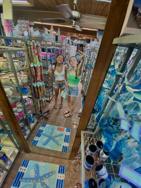 Summer Aesthetic Shopping, Beach Shopping Aesthetic, Beach Gift Shop, Beach Souvenir Shop, Summer Mirror Pics, Vacay Pics, Surf Shops, Beach 2024, Beach Souvenirs