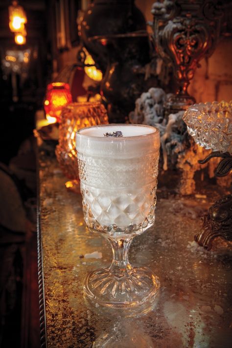 Absinthe Las Vegas, Las Vegas Speakeasies, Las Vegas Spa, Aria Las Vegas, Vegas Aesthetic, Wedding Vegas, Venetian Las Vegas, Cosmopolitan Las Vegas, Vegas Restaurants