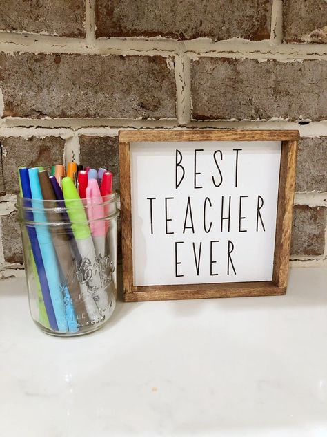 Best Teacher Ever Sign Teacher Appreciation Teacher Gift | Etsy Rae Dunn Classroom, Cricut Teacher, Owl Theme Classroom, Owl Classroom, Teacher Signs, Classroom Signs, Farmhouse Wood Sign, Becoming A Teacher, Best Teacher Ever