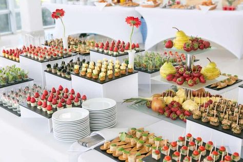 How Many Appetizers to Serve Per Person: Your Guide to Perfect Portions - Aleka's Get-Together Mini Aperitivos, Ideas Para Catering, 65th Birthday Party Ideas, Drink Games, Dessert Table Backdrop, Mini Appetizers, Elegant Food, Birthday Party Desserts, Party Food Buffet