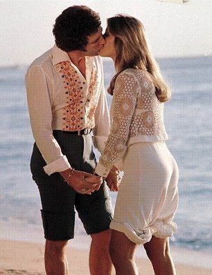 Sir Tom Jones kissing Miss World Marjorie Wallace in February 1974 Sir Tom Jones, Tom Jones, Miss World, A Child, A Year, Fails, New Look, Hollywood, Romance