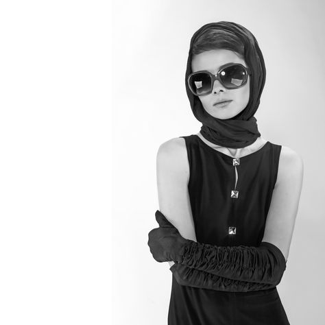 DIY Audrey Hepburn Costume - Using Clothes from Your Closet ... Audrey Hepburn Sunglasses, Audrey Hepburn Costume, 70s Hair, Audrey Hepburn Style, Hepburn Style, Styled Stock Photos, Ear Hair, Gold Sunglasses, Pictures Images