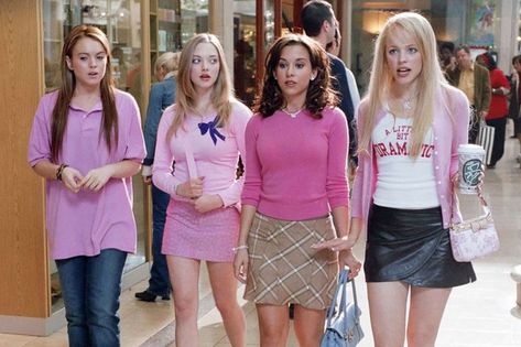 Best Mean Girls Quotes, Mean Girl Quotes, Mean Girls Movie, 2000s Girl, Girl Film, Goddess Costume, Tina Fey, Girl Movies, Fantasias Halloween