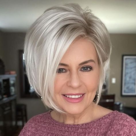 Silver Hair Ideas, Short Face, Stacked Hairstyles, Hair Ideas For Women, Long Silver Hair, Silver Blonde Hair, Short Silver Hair, Caramel Cream, Short Hair Images