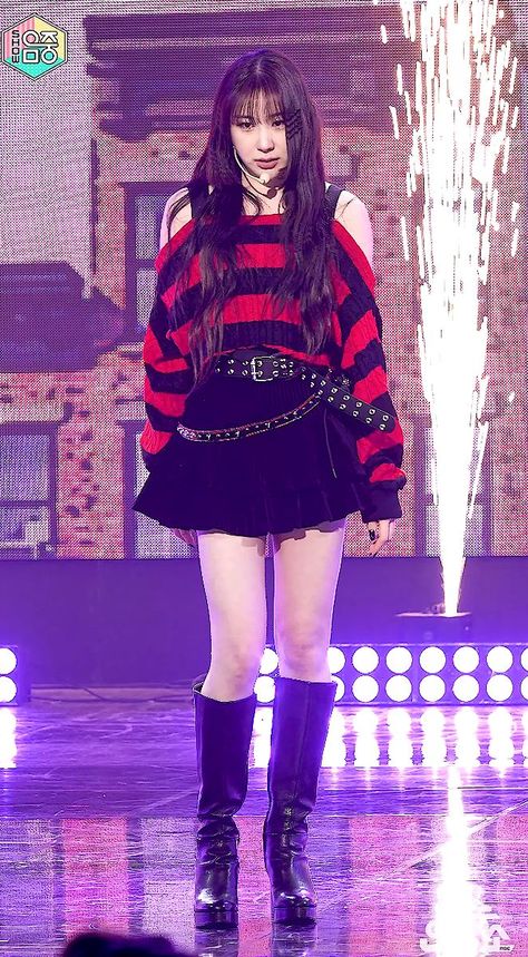 Lee Chaeyeon, Aesthetic Emo, Kpop Fashion Outfits, Kpop Outfits, Stage Outfits, Kpop Fashion, On Stage, K Pop, Pretty Outfits