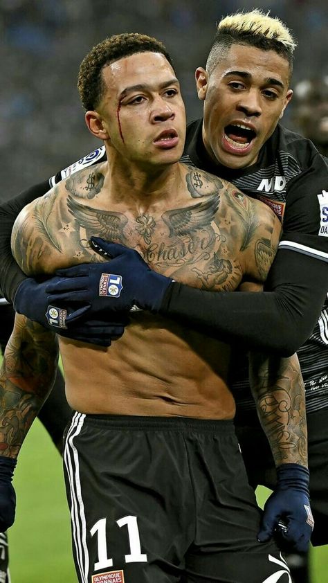 Memphis Depay Wallpapers, Memphis Depay Tattoo, Memphis Wallpaper, Depay Memphis, Men With Tattoos, Football Neymar, Cold Pictures, Football Players Photos, Soccer Photography