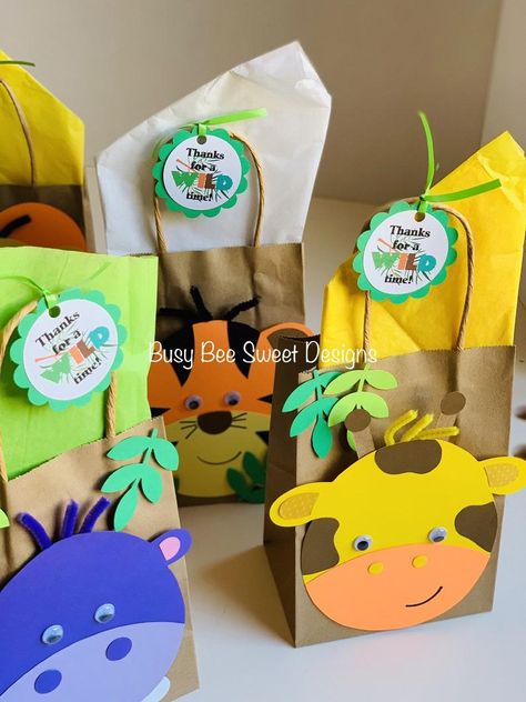 Safari Favor Bags / Safari Party / Safari Birthday Party | Etsy 2nd Birthday Party For Girl, Wild Safari, Safari Birthday Party, Kraft Bag, Children Toys, Jungle Party, Safari Birthday, Safari Party, Safari Theme