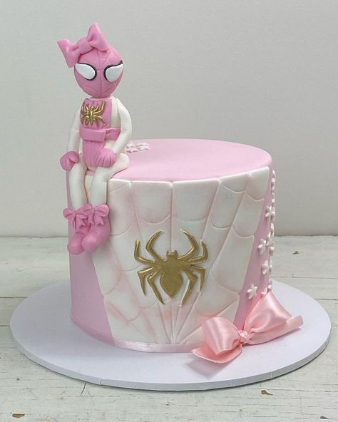 Spidergirl Cake, Birthday Spiderman, Fondant Pink, Spider Cake, Spiderman Birthday Cake, Rainbow Birthday Cake, 4th Birthday Cakes, Spiderman Birthday Party, Pink Birthday Cakes