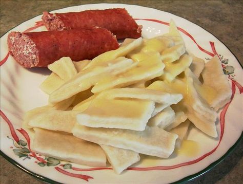 Kielke Kielke Noodles, Farmer Sausage Recipes, Farmer Sausage, Mennonite Recipes, Russian Food, Amish Recipes, Awesome Recipes, Pennsylvania Dutch, Recipes Homemade