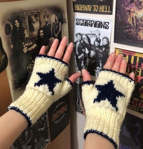 Aesthetic Fingerless Gloves, Crochet Store, Crochet Fingerless Gloves, Crochet Clothing And Accessories, Crochet Gloves, Lace Gloves, Diy Birthday Gifts, Knitted Gloves, Craft Time