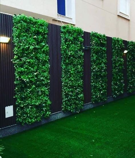 Grass Wall Decoration Ideas, Artificial Grass Ideas, Grass Wall Decor, Vertikal Garden, Artificial Vertical Garden, Artificial Grass Wall, Wall Green, Artificial Green Wall, Garden Wall Designs