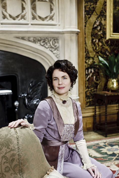 Downton Abbey - Countess Cora Crawley Cora Crawley, Happy Birthday Elizabeth, Downton Abbey Costumes, Jeanne Paquin, Elizabeth Mcgovern, Dowager Countess, Downton Abbey Fashion, Highclere Castle, Period Pieces