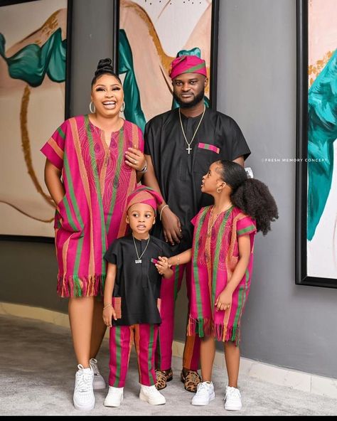 Yoruba Fashion, African Wear Designs, Baby African Clothes, Nigerian Culture, Mom Daughter Outfits, African Wear Styles For Men, Fall Family Photo Outfits, African Dresses For Kids, Afrikaanse Mode