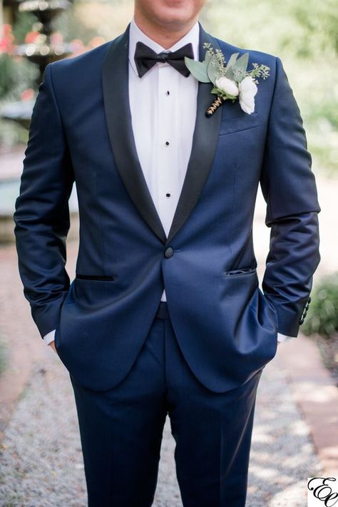 Twitter Navy Tuxedo Wedding, Coral Boutonniere, Navy Blue Tux, Navy Blue Suit Wedding, Blue Tuxedo Wedding, Wedding Suits Men Blue, Navy Blue Groom, Pose Pengantin, Navy Blue Tuxedos