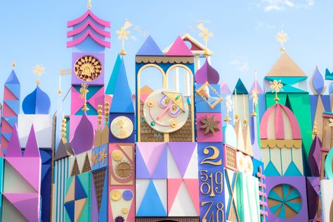 it's a small world at Tokyo Disneyland is simply gorgeous! Small World Aesthetic, Small World Christmas, Small World Disneyland, Mary Blair Art, It’s A Small World, Mary Blair, Disneyland Park, Tokyo Disney, Disney Resorts