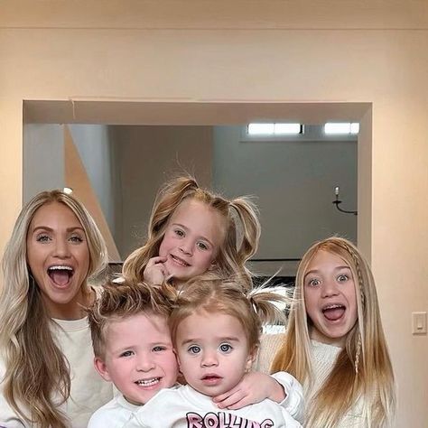 Savannah Rose LaBrant on Instagram: "We’ve been keeping a secret for quite some time now😅 Baby #5 will be here in May🎉" Savannah Labrant Pregnant, Everleigh Labrant, Savannah Labrant, Sav Labrant, Savannah Rose, Labrant Family, Baby 5, Baby #5, December 23