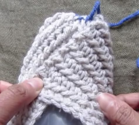 How To Make Crocheted Slippers From A Rectangle https://diyjoy.com/crocheted-slippers-from-a-rectangle/ Diy Crochet Slippers, Crochet Slippers Free, Crocheted Slippers, Easy Crochet Slippers, Slippers Free Pattern, Crochet Slippers Free Pattern, Slipper Pattern, Knitted Slippers Pattern, Crochet Slipper