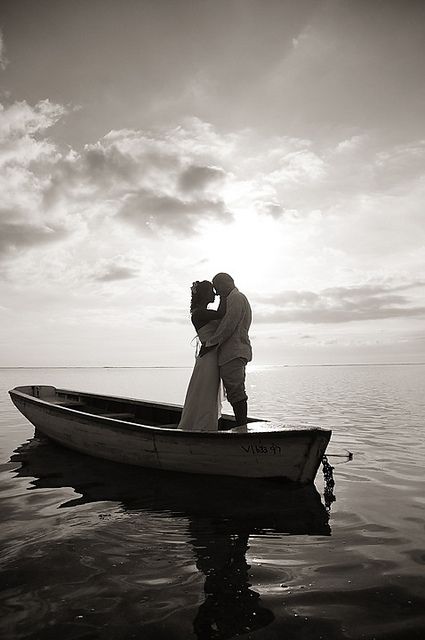 Fishing Boat Photography, Pre Wedding Boat Poses, Couple On Boat, Fishing Engagement Photos, Boats Photography, Fishing Engagement, Boat Photoshoot, Bridal Couple, Pre Wedding Photoshoot Outdoor